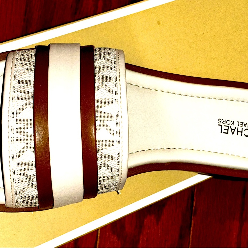 NIB 🔥 Michael Kors CASSANDRA STRIPE Logo Sandal 7.5 🔥 - Picture 4 of 11